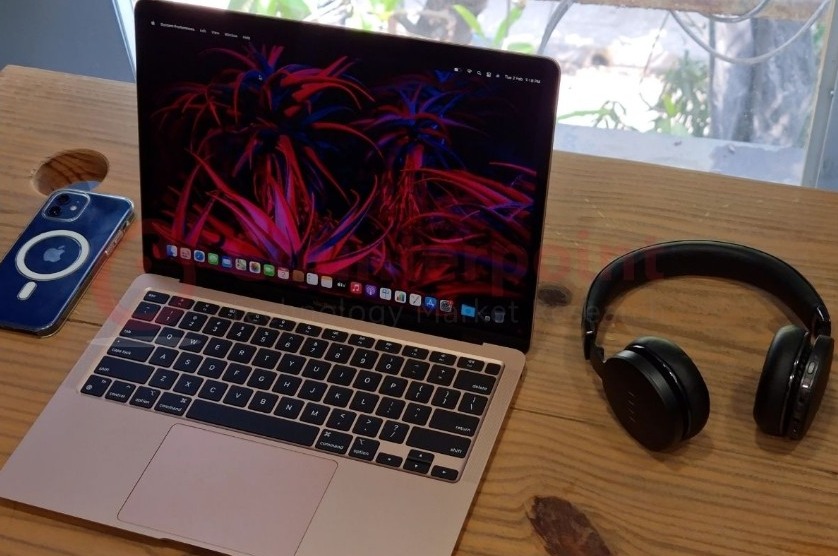 It is Worth Buying a MacBook Air M1 Now?